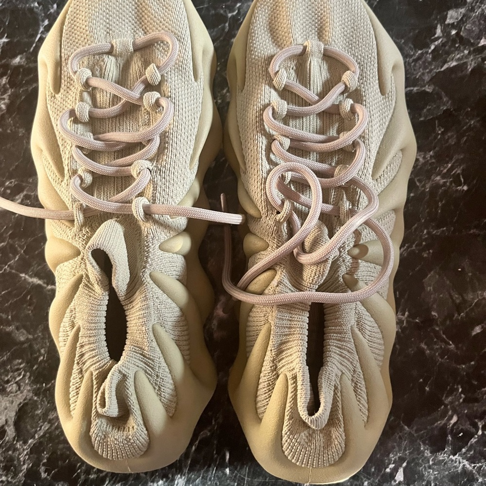 Yeezy - Picture 2 of 3